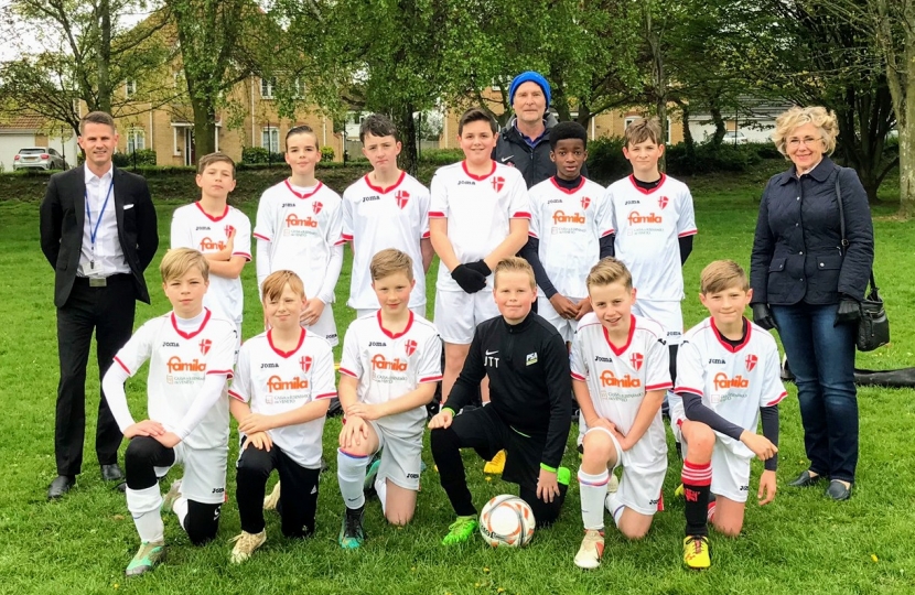 Martin and Kirstine were delighted to join the boys of the u12 team for their training session along with coach, Andy Driver.