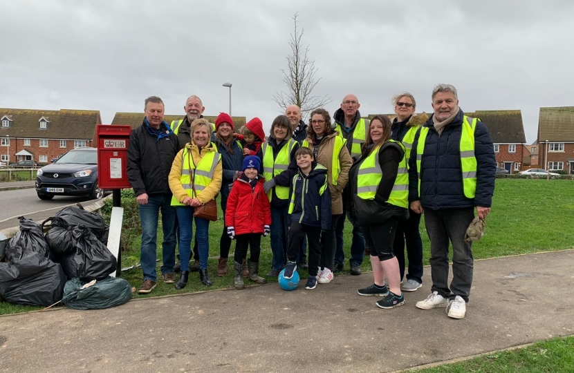 The litter pick team in Strood Rural