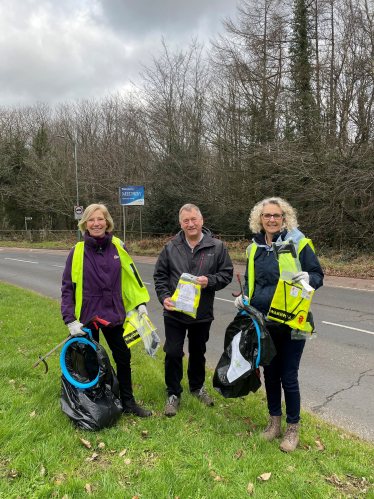 Cllr Wildey, Mary McAllister (left) and Sharon Broomfield (right) 